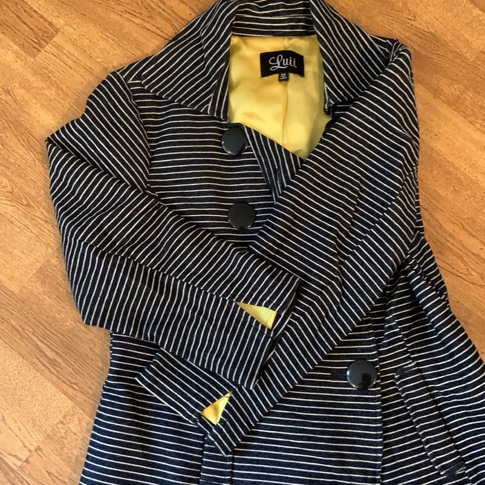 Jacket - Picture 4 of 4